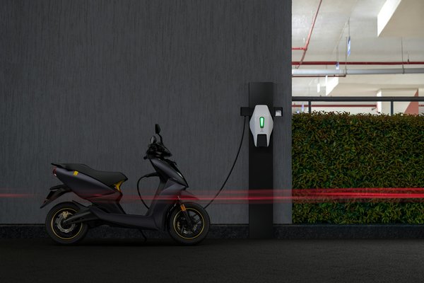 Comment choisir un bon top case pour augmenter la capacité de charge d'une moto?